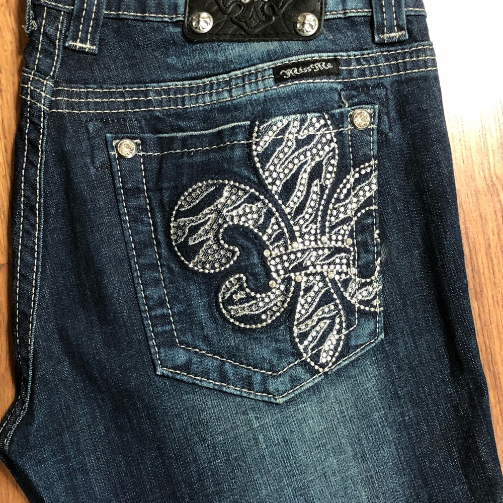 MISS ME BOOTCUT JEANS !!!!! NEVER WORN !!